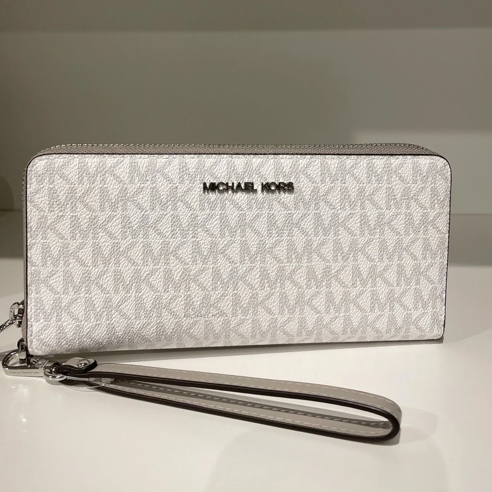 Michael Kors continental wallet large zip around